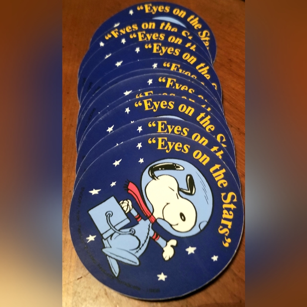 "Eyes on the Stars" Snoopy Sticker [Each]